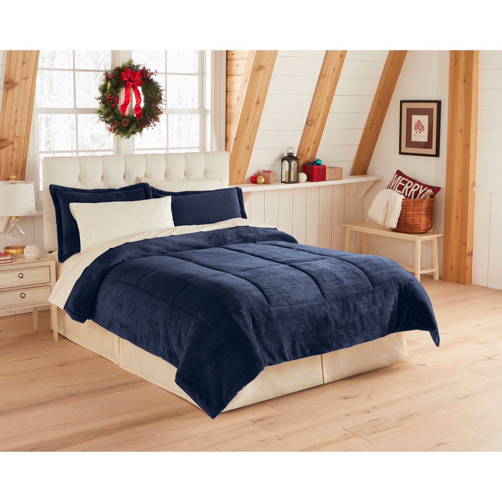 BH Studio Microfleece Comforter image number 0