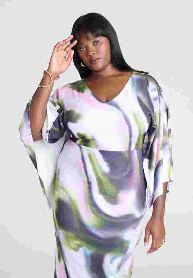 Printed Hankerchief Midi Dress image number 3