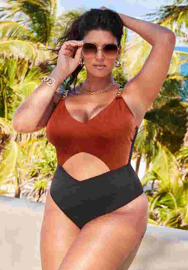 Shimmer Chain Accent Cut Out One Piece Swimsuit image number 0