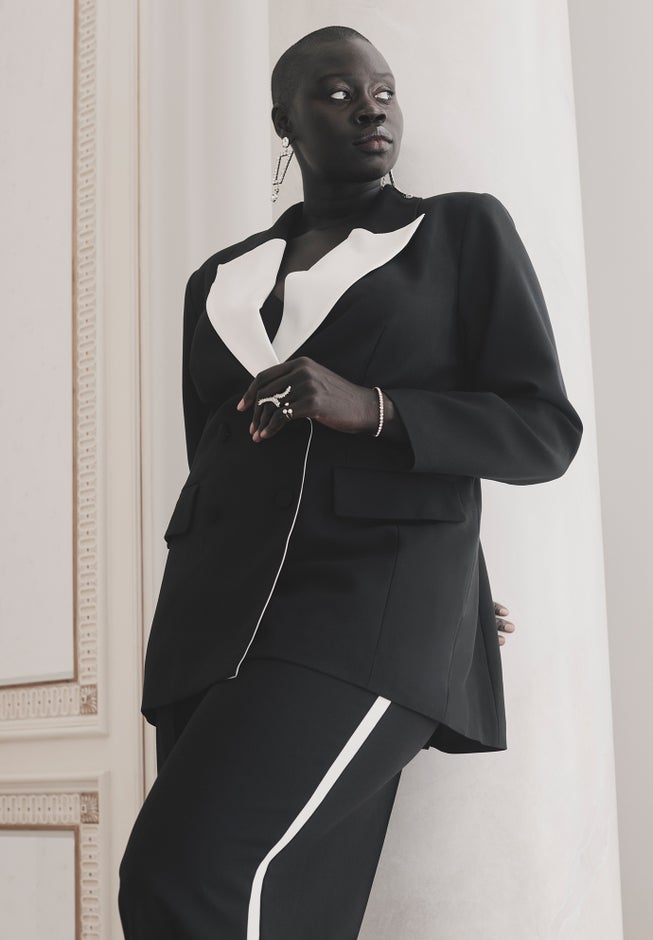 Cinched Blazer With Contrast Lapel image number 3