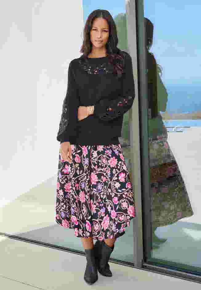 Asymmetrical Hem Skirt image number 3