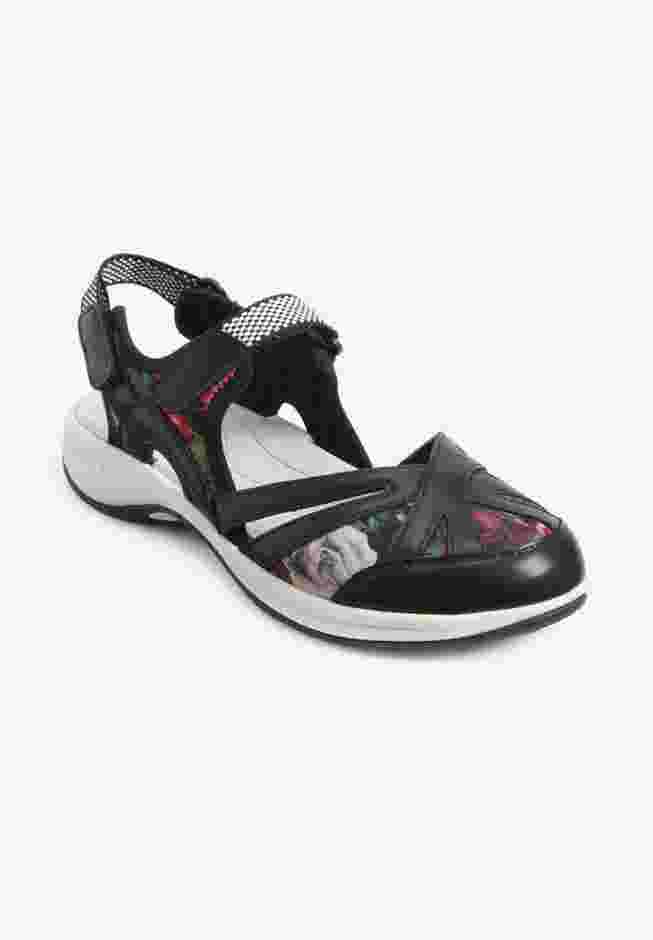 The Esplash Closed Toe Hiking Sandal image number 0