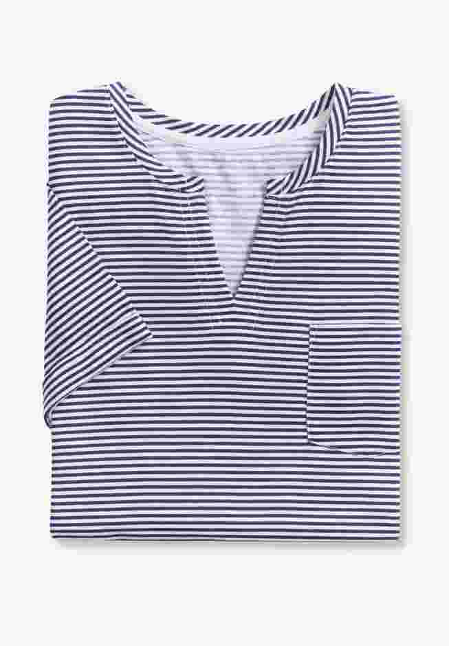 Notch-Neck Pocket Tee image number 3
