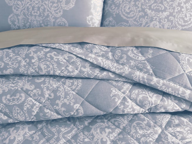 Delia Bedspread Set image number 2
