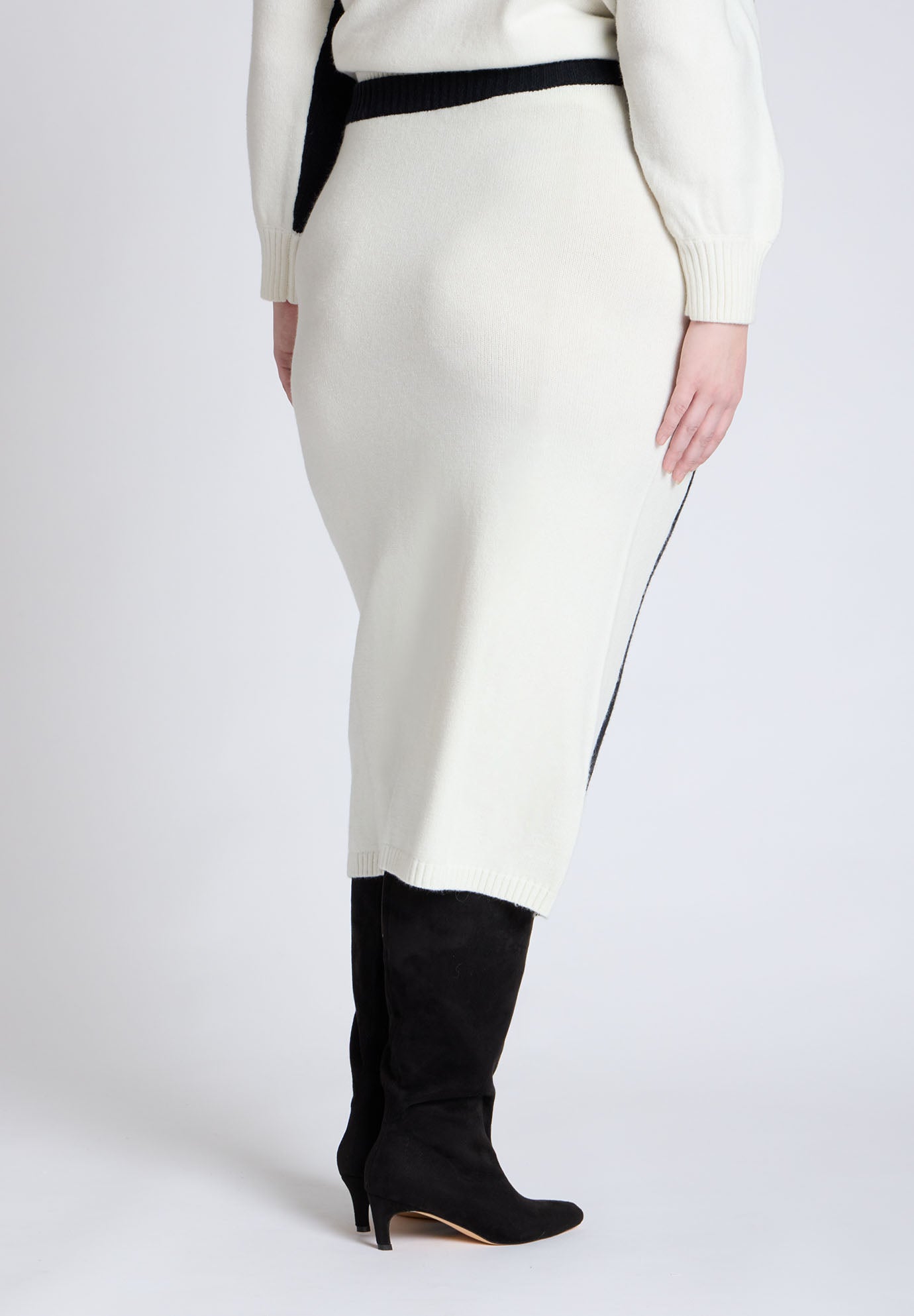 Colorblocked Sweater Midi Skirt image number 2