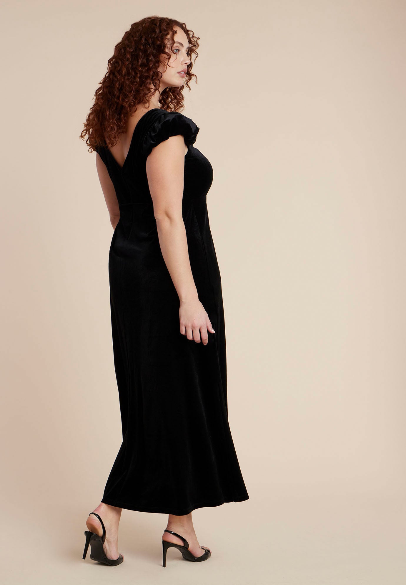  Velvet Short Puff Sleeve Maxi Dress image number 3