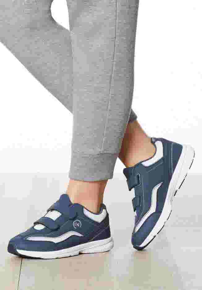 CV Sport Ina Sneaker image number 4