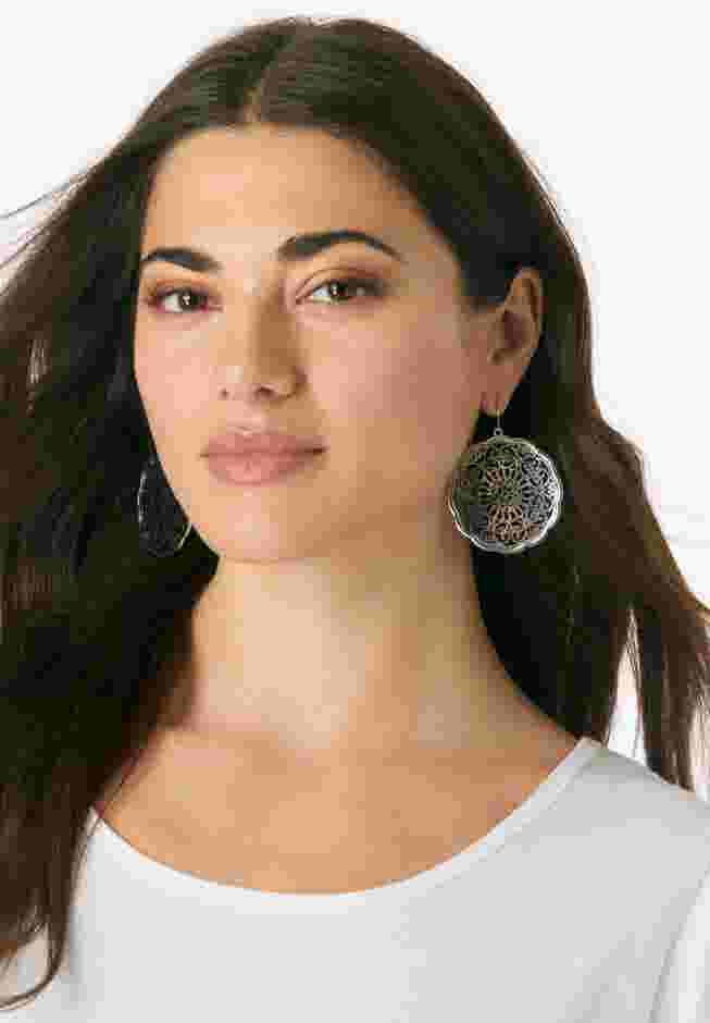 Filigree Drop Earring image number 0