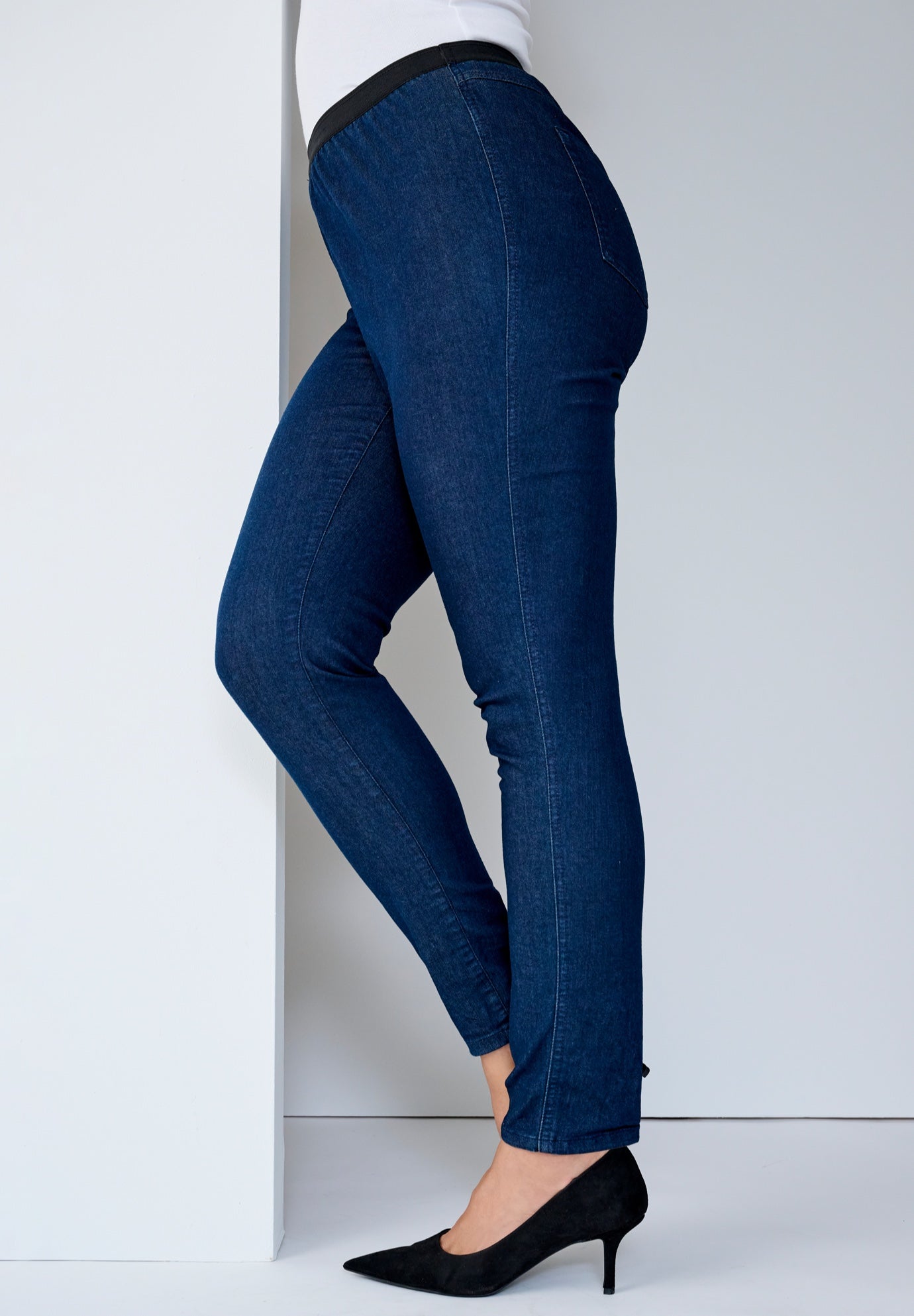 Stretch Denim Straight-Leg Jegging image number 1