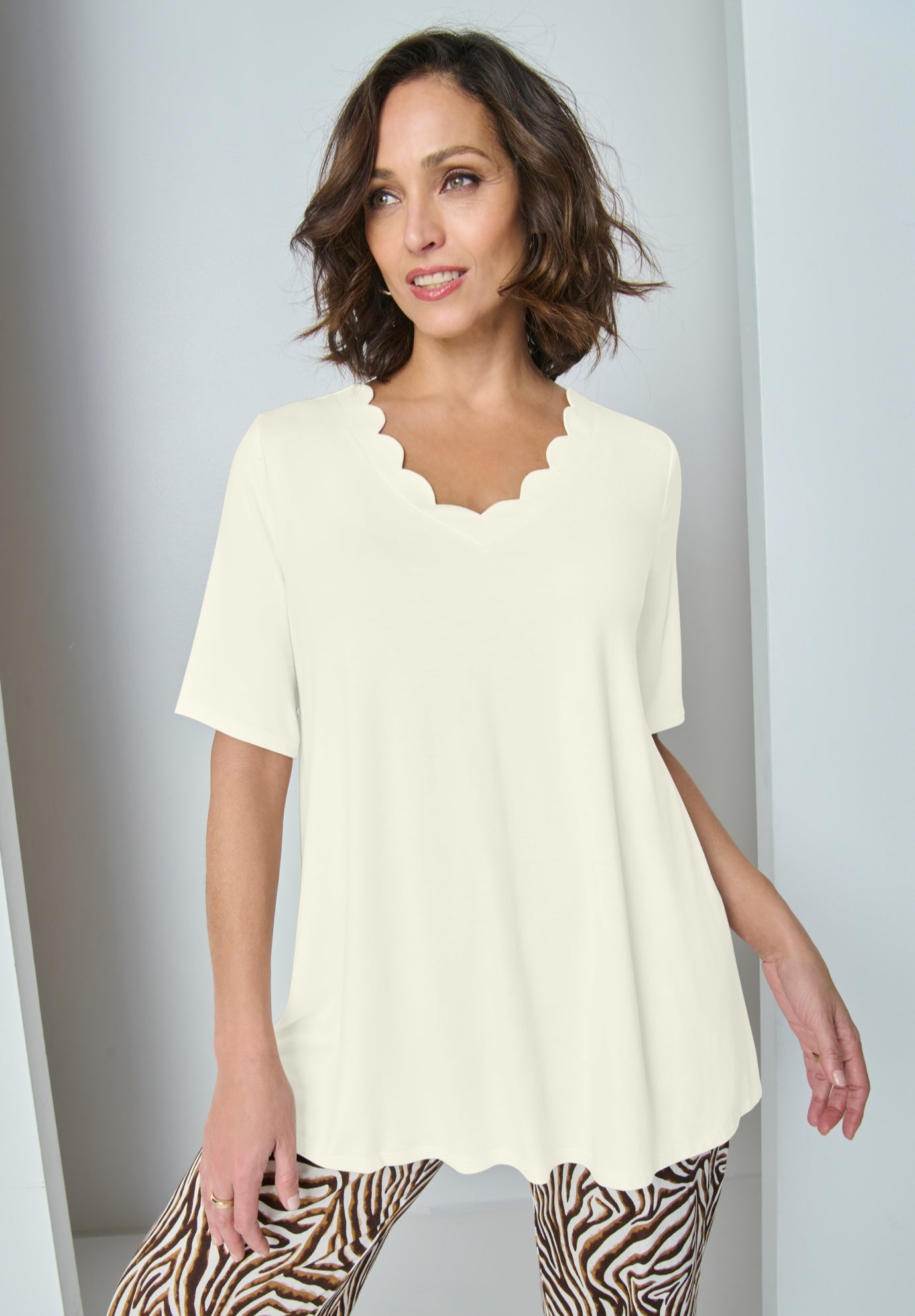 Scalloped V-Neck Swing Tunic image number 0