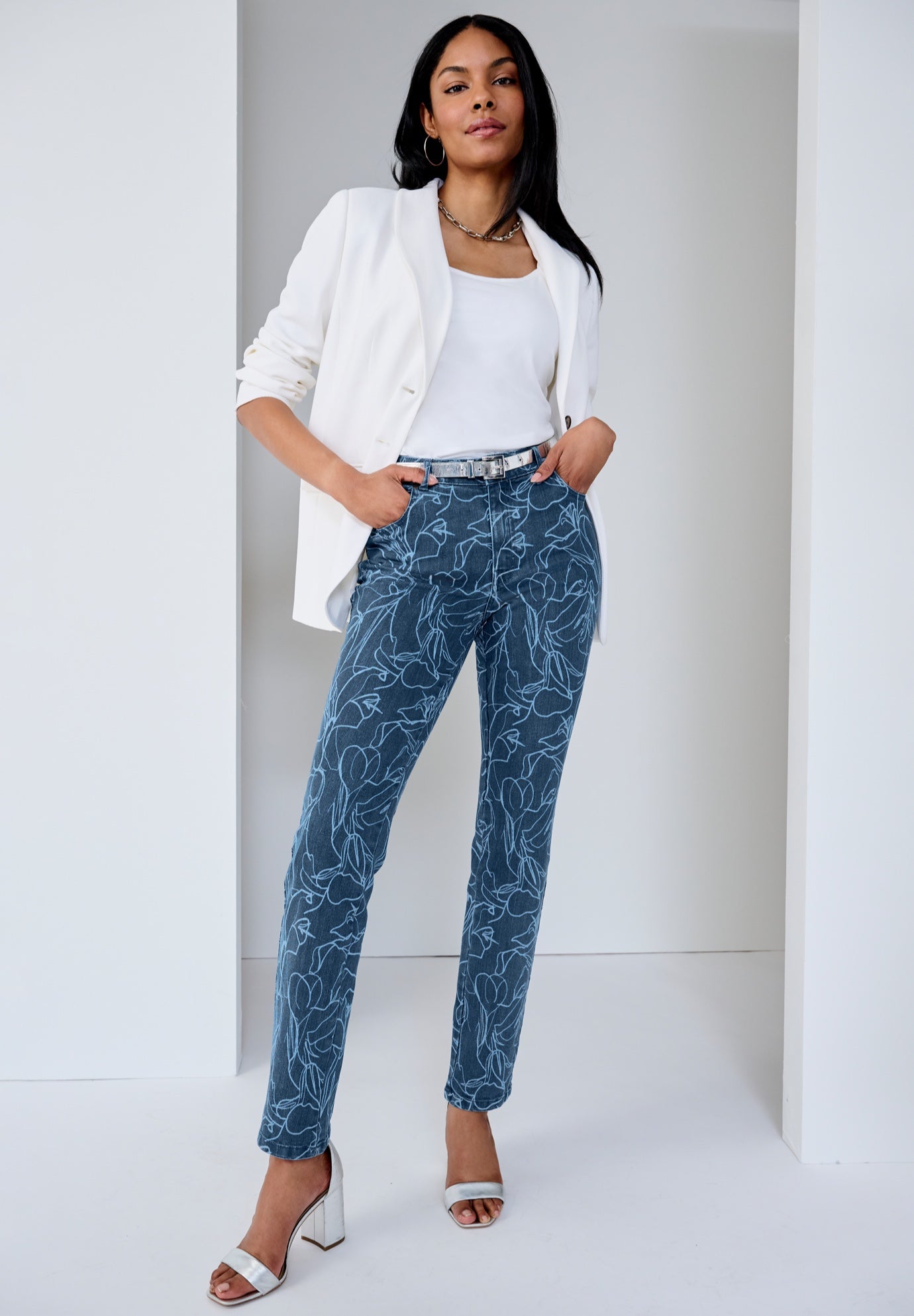 True Fit Stretch Denim Straight Leg Jean image number 0