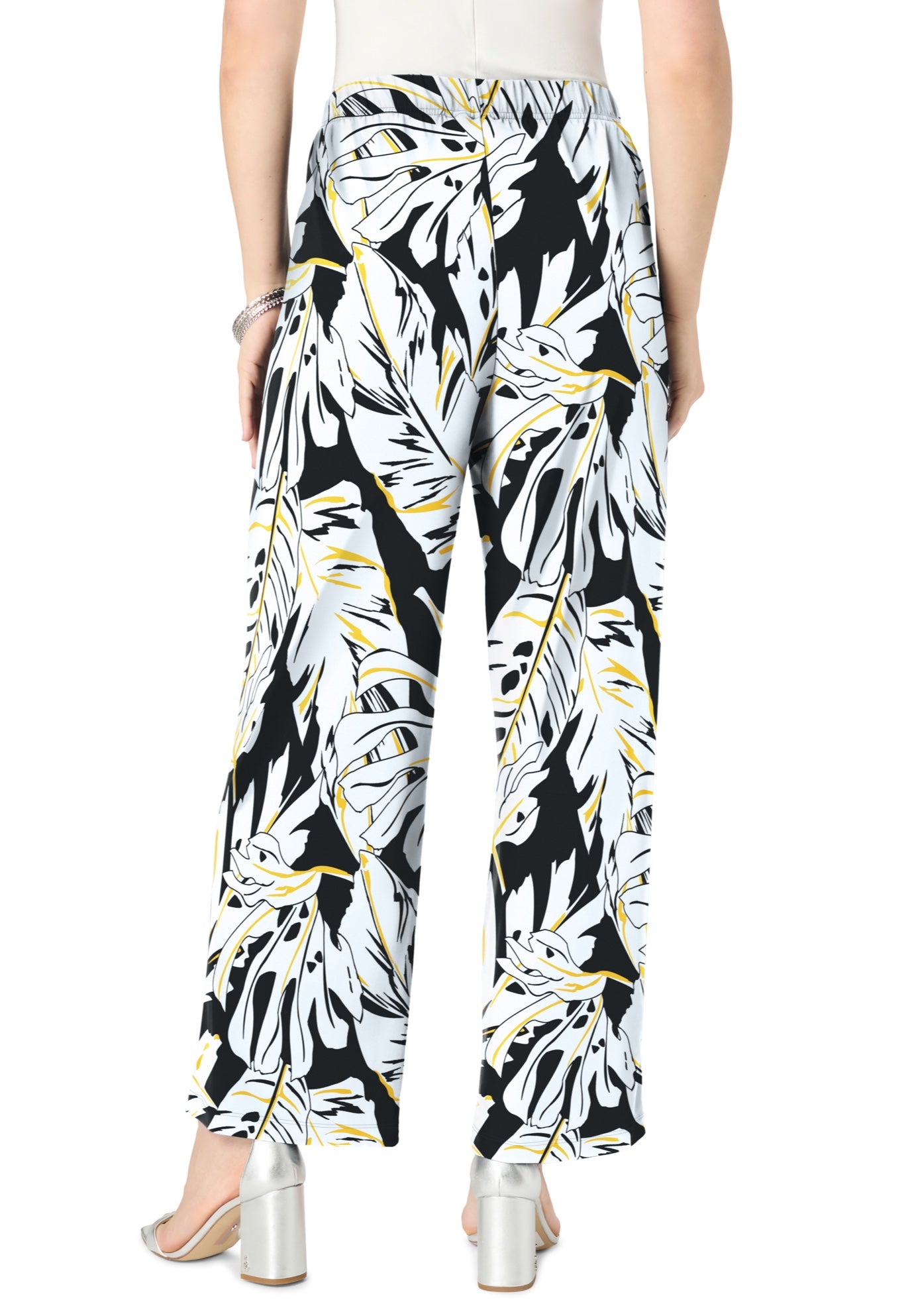 Ultrasmooth&reg; Fabric Cropped Pant image number 1