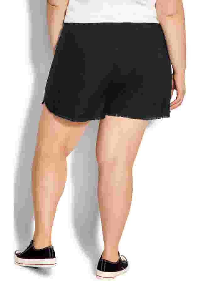 Remi Fray Hem Short image number 5