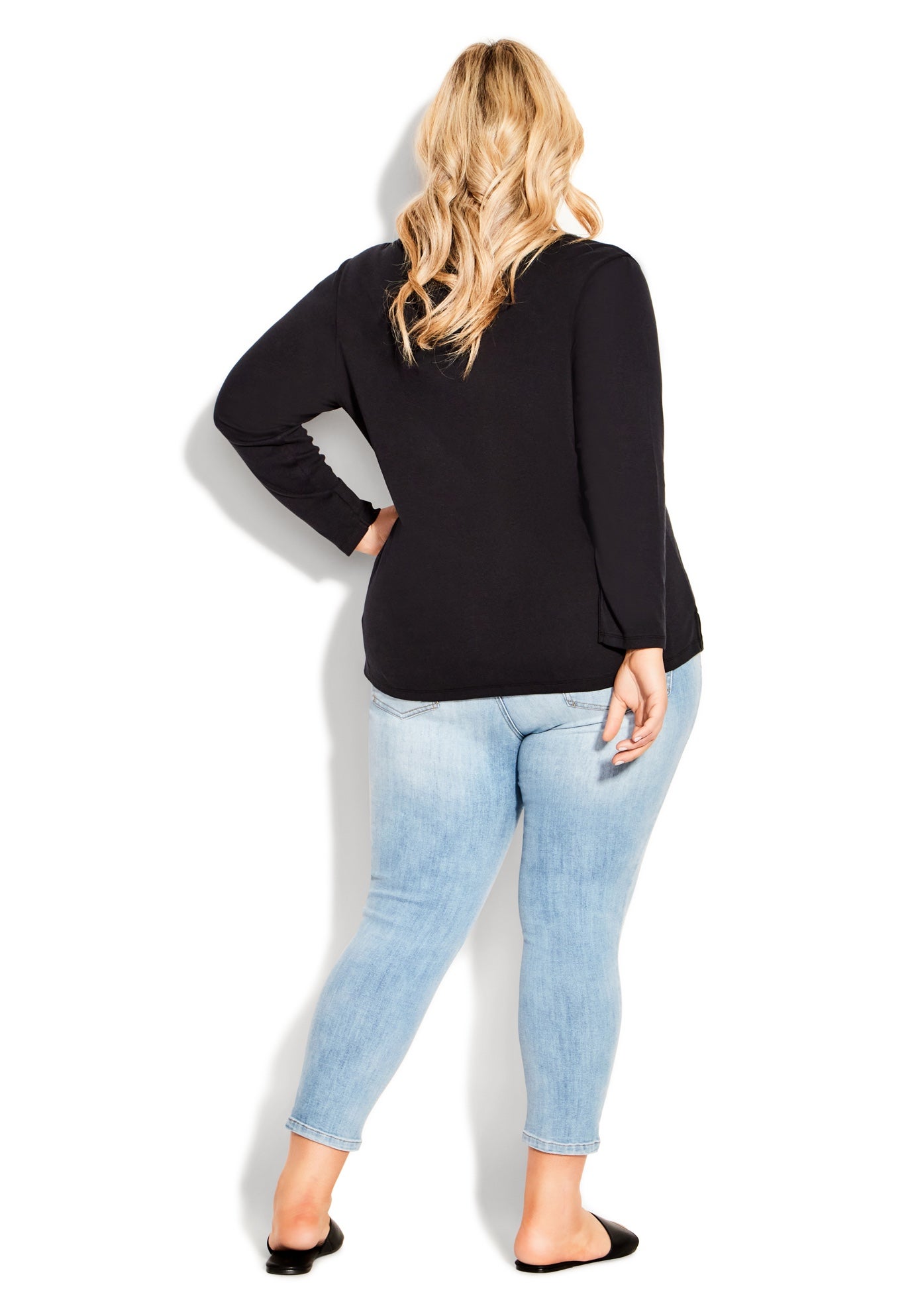 V-Neck Essential Long Sleeve Tee image number 4