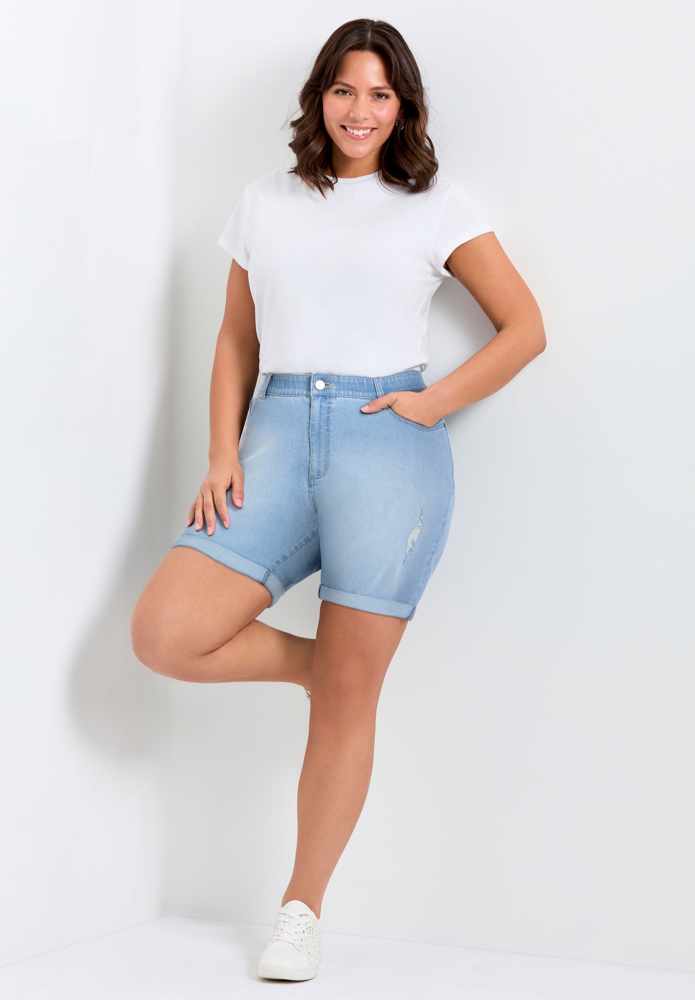 Giana Ripped Short image number 0