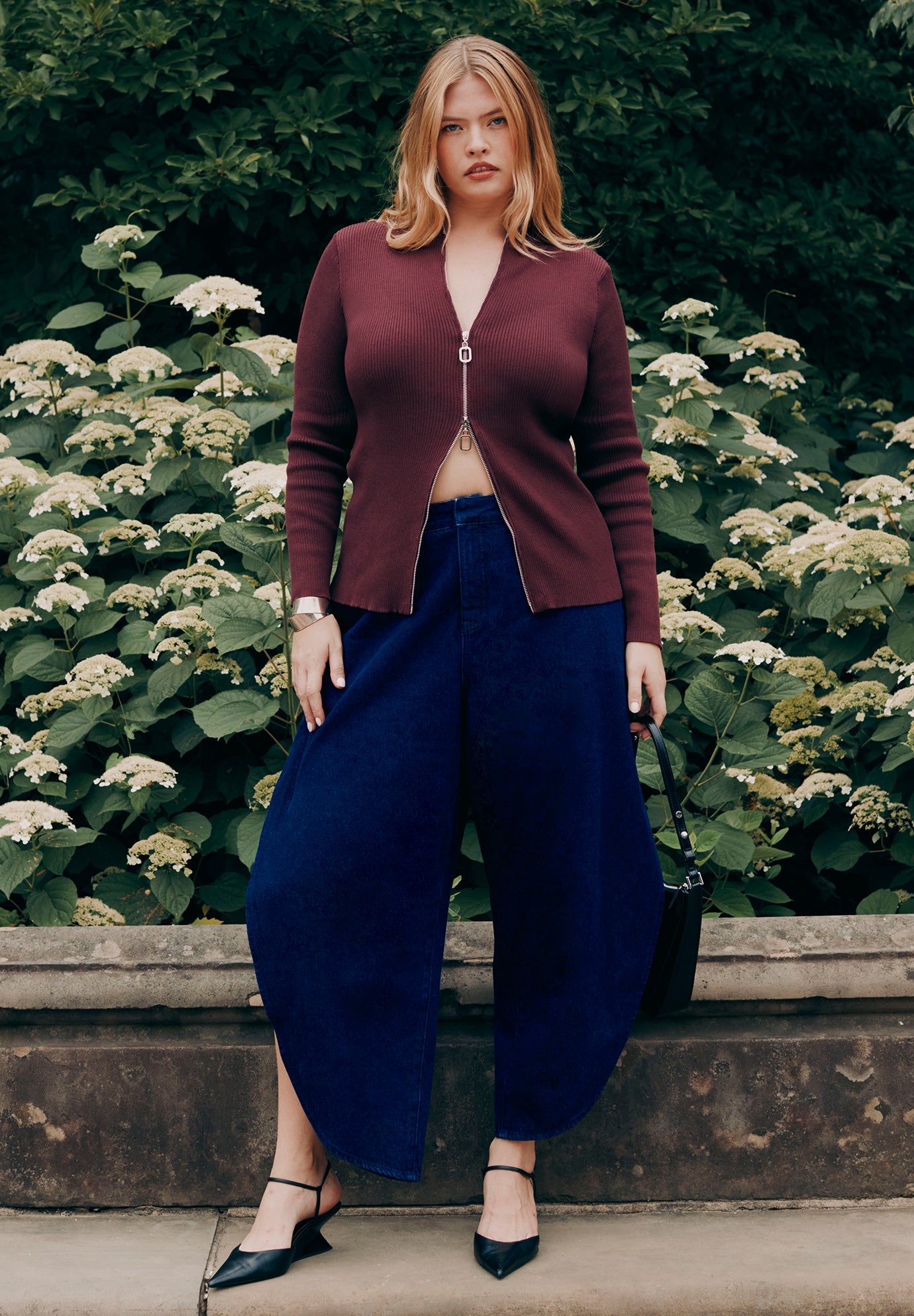 Petal Shape Open Side Jean image number 0