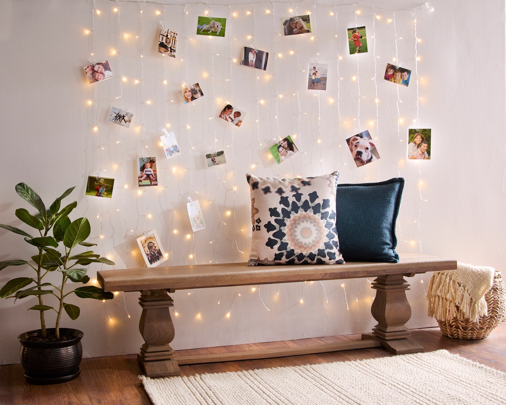 LED String Light Curtain with Clips image number 0