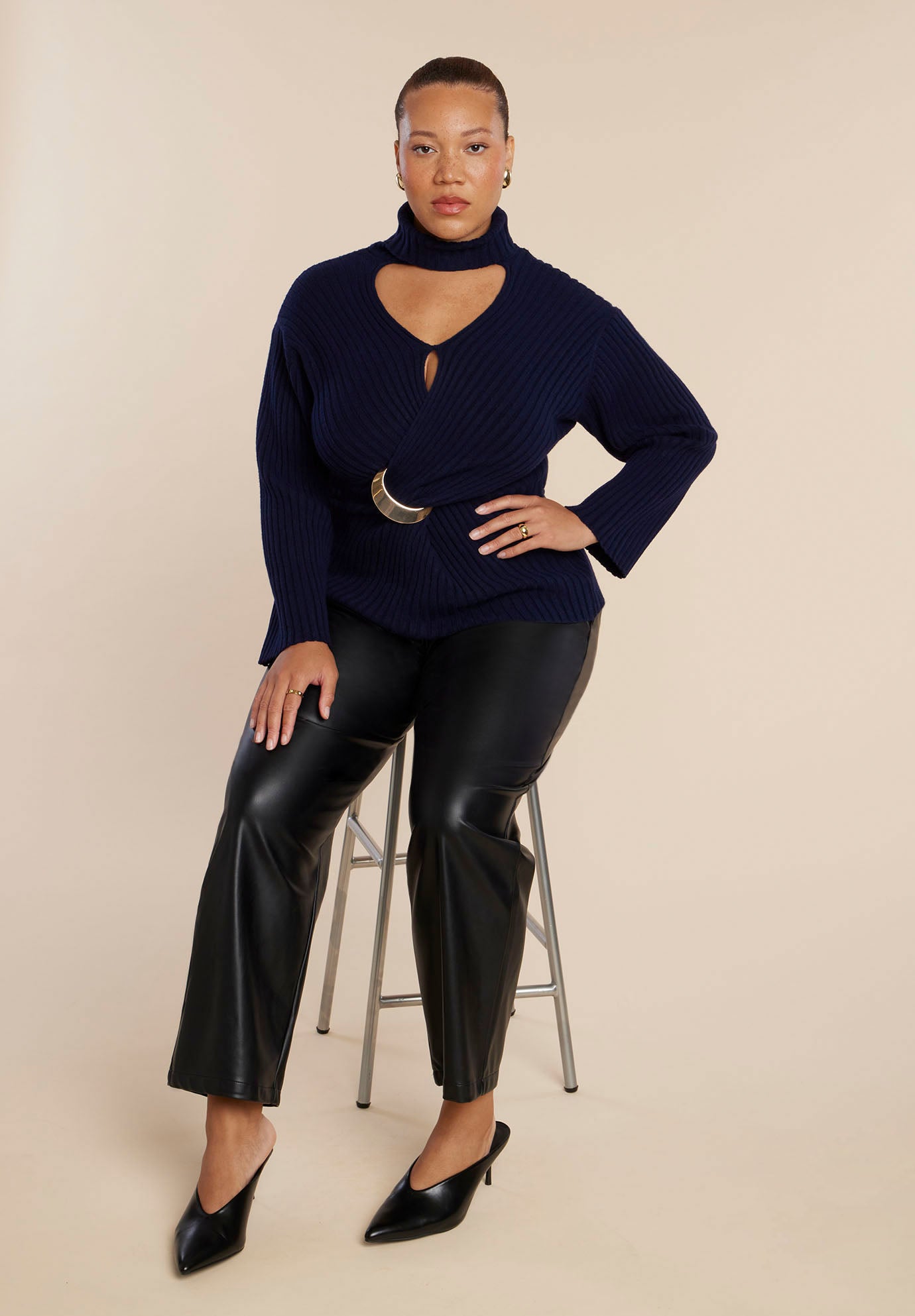 Faux Leather Pintuck Straight Leg Pant image number 3