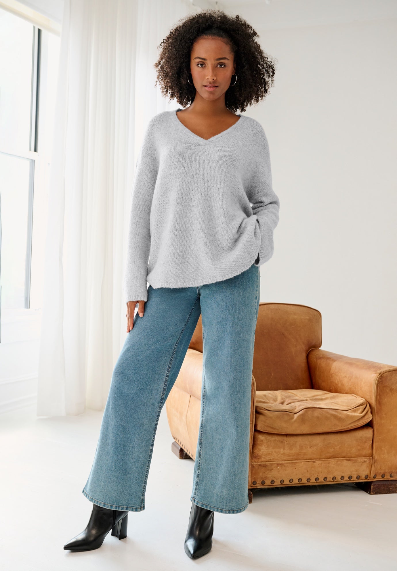Boxy Crossover V-Neck Pullover image number 0