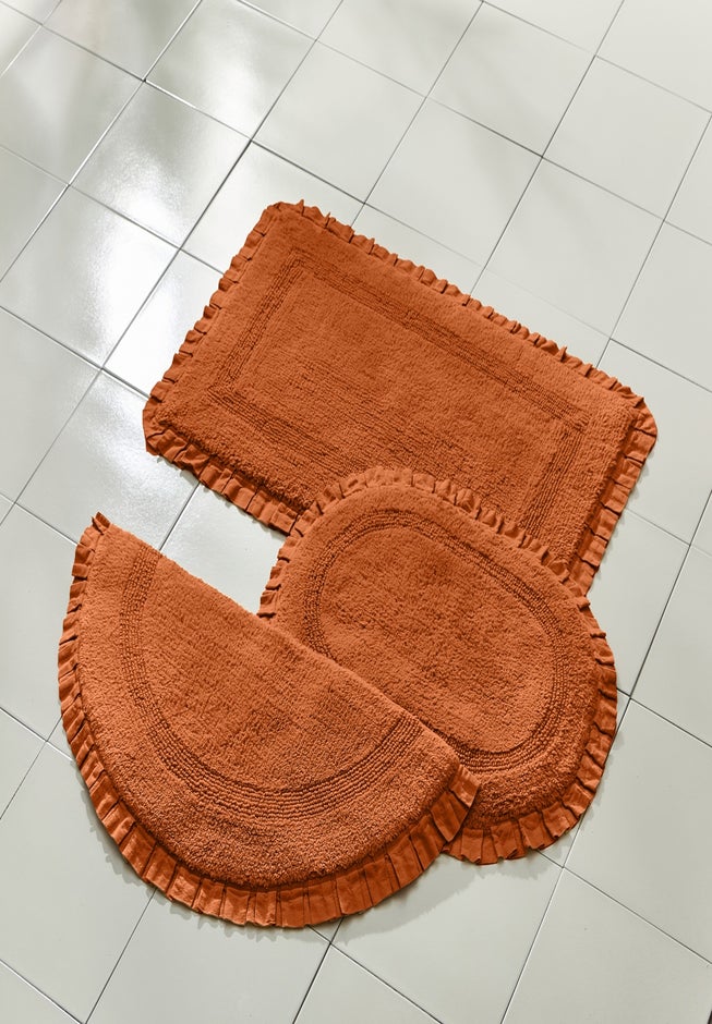 Half Round Ruffle Bath Rug image number 1