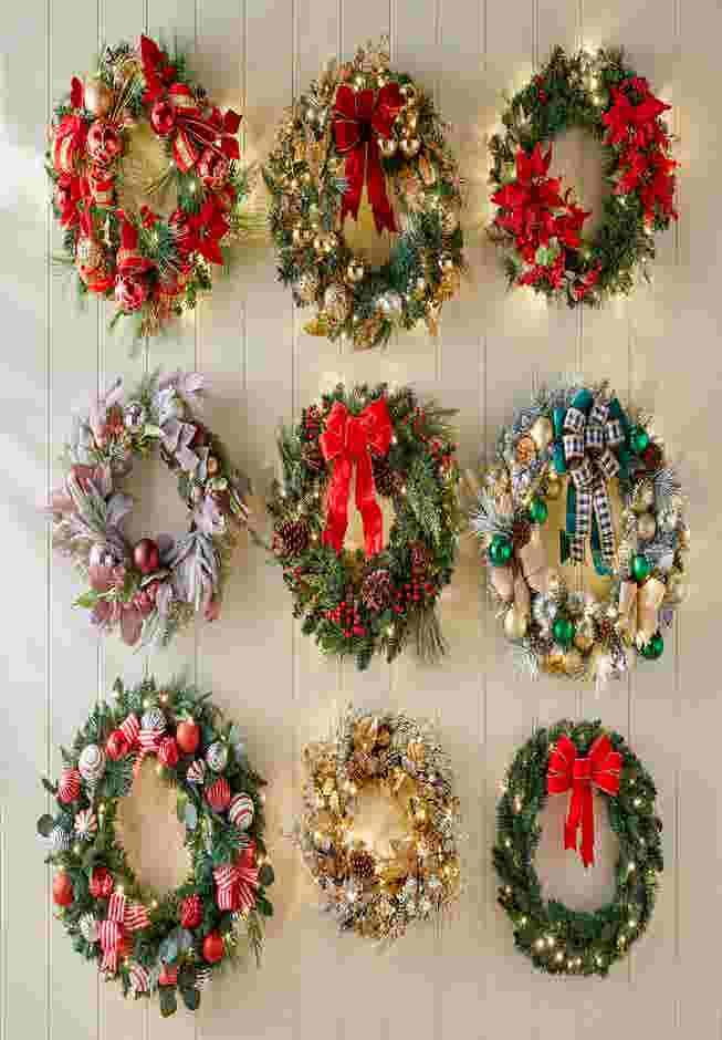 PRE-LIT REGAL 24" Wreath image number 4