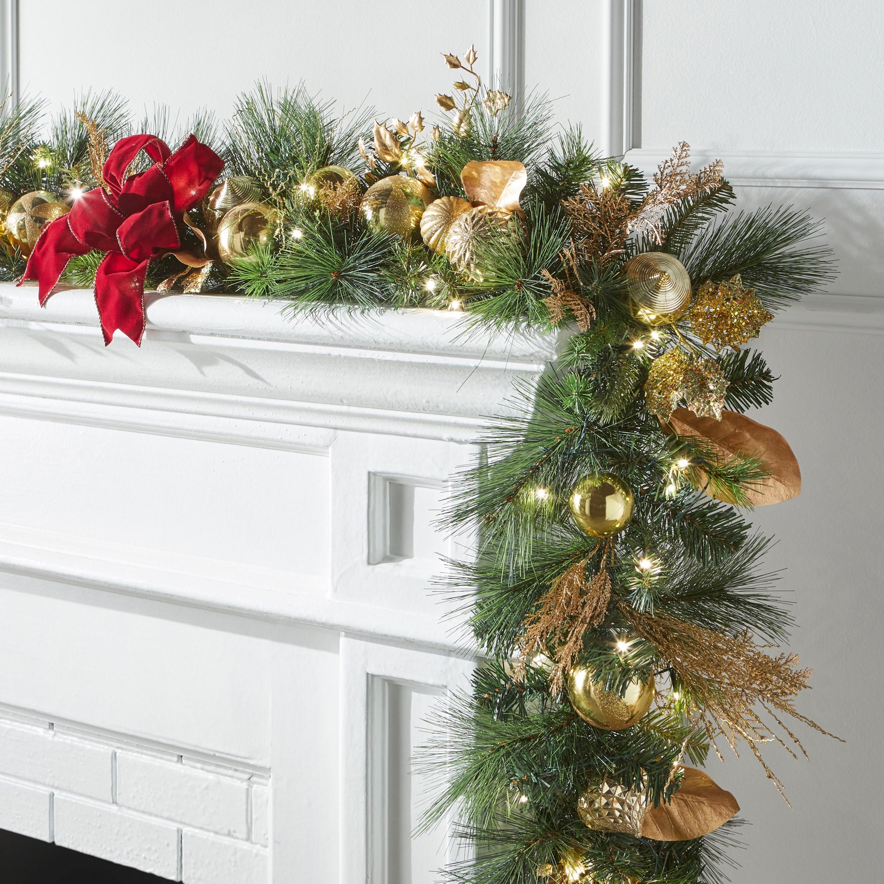 Pre-Lit Regal 6' Garland image number 0