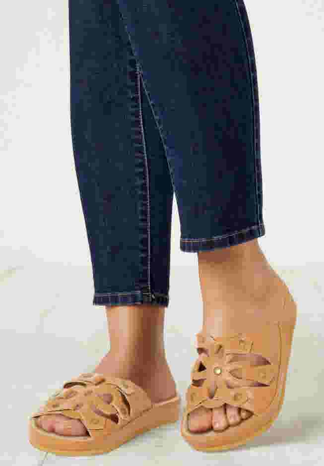 The Summer Slip On Footbed Sandal image number 10