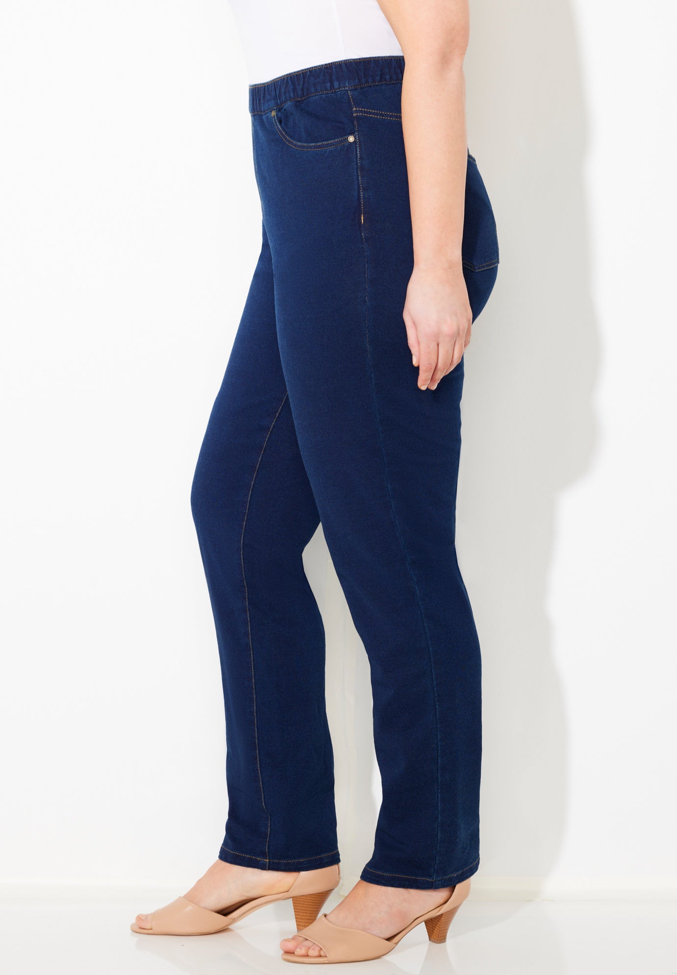 The Curvy Knit Jean image number 4