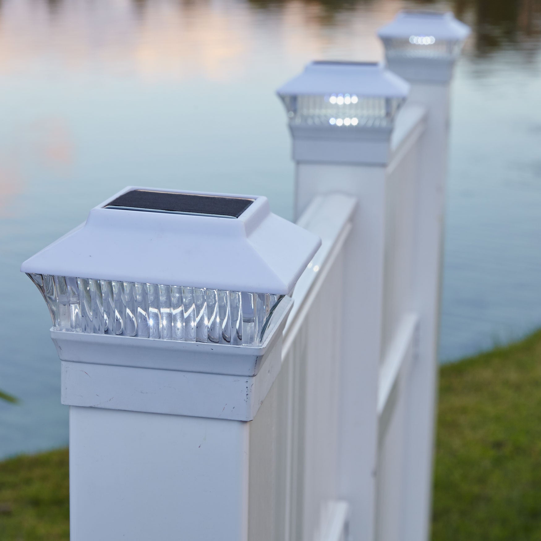 Solar Fence Post Light image number 0