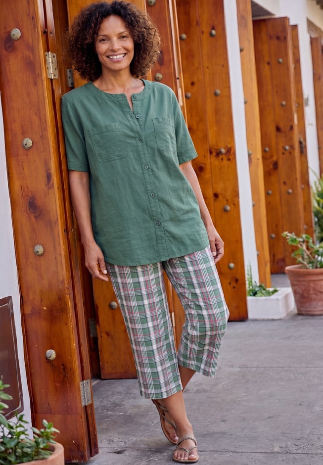 Seersucker Pull-On Elastic-Waist Capri Pants image number 3