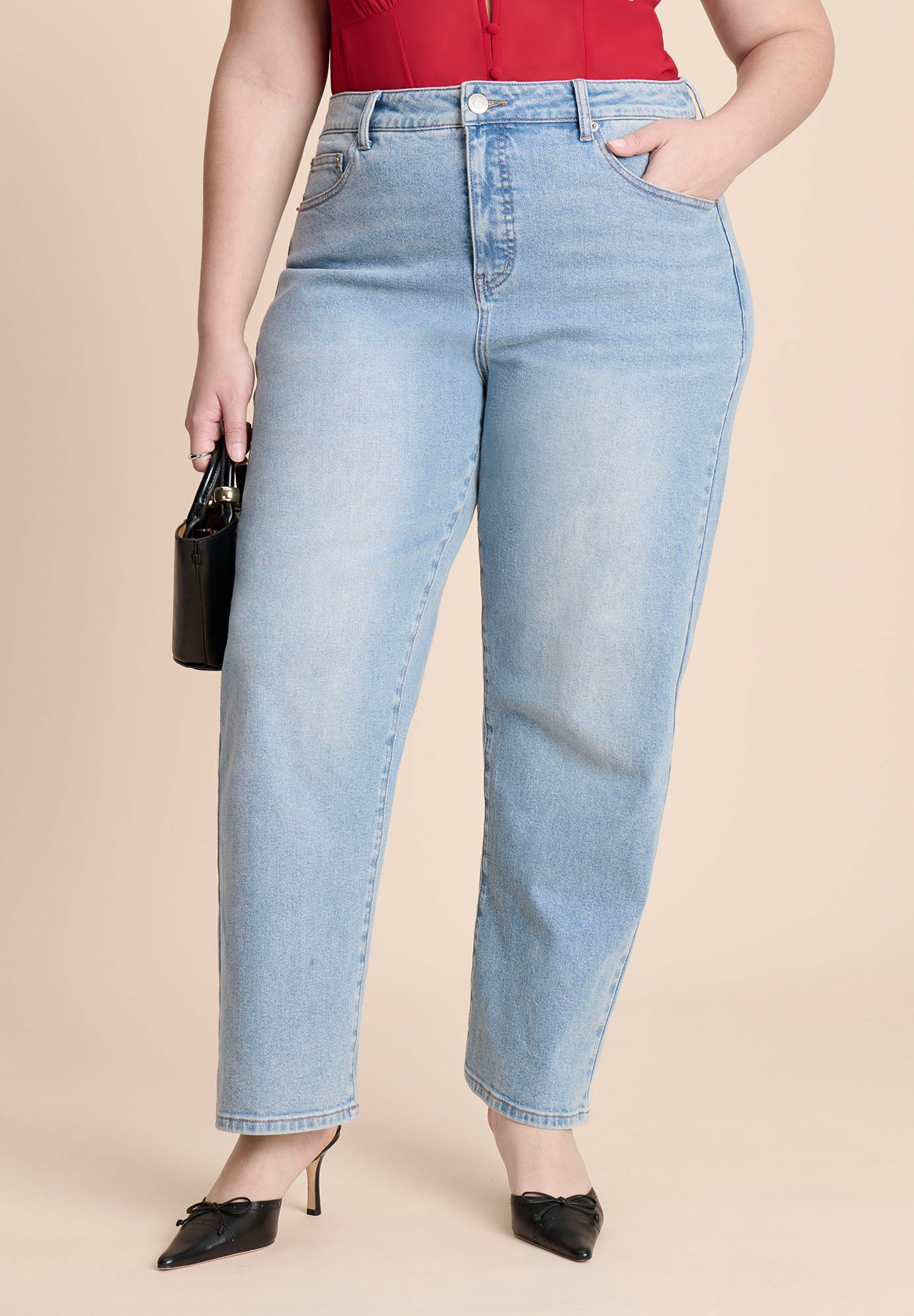Heart Pocket Naomi Straight Leg Jean image number 3