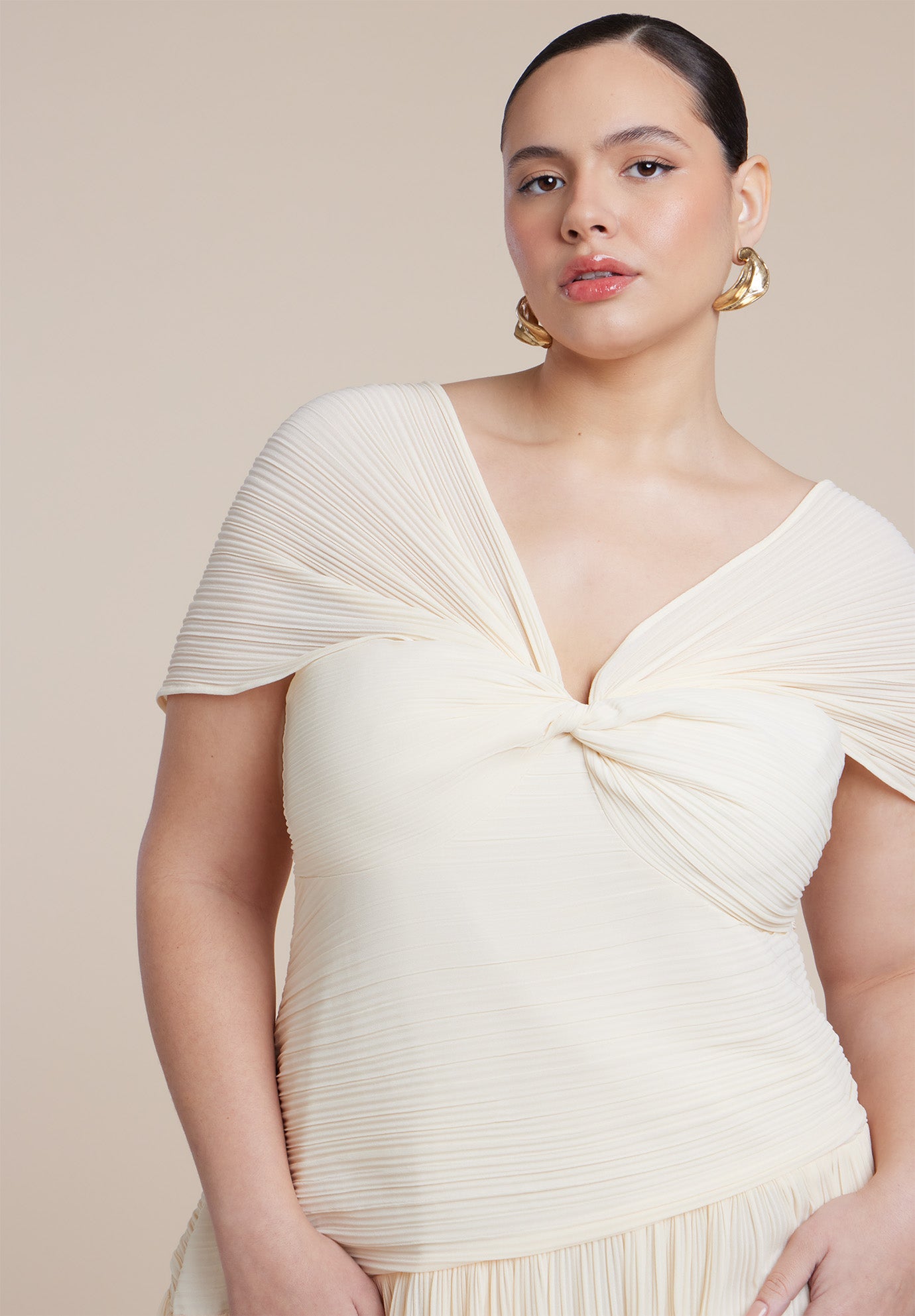 Twist Detail Pleated Chiffon Dress image number 4