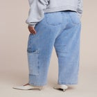 Low Rise Pocket Detail Loose Jean image number null