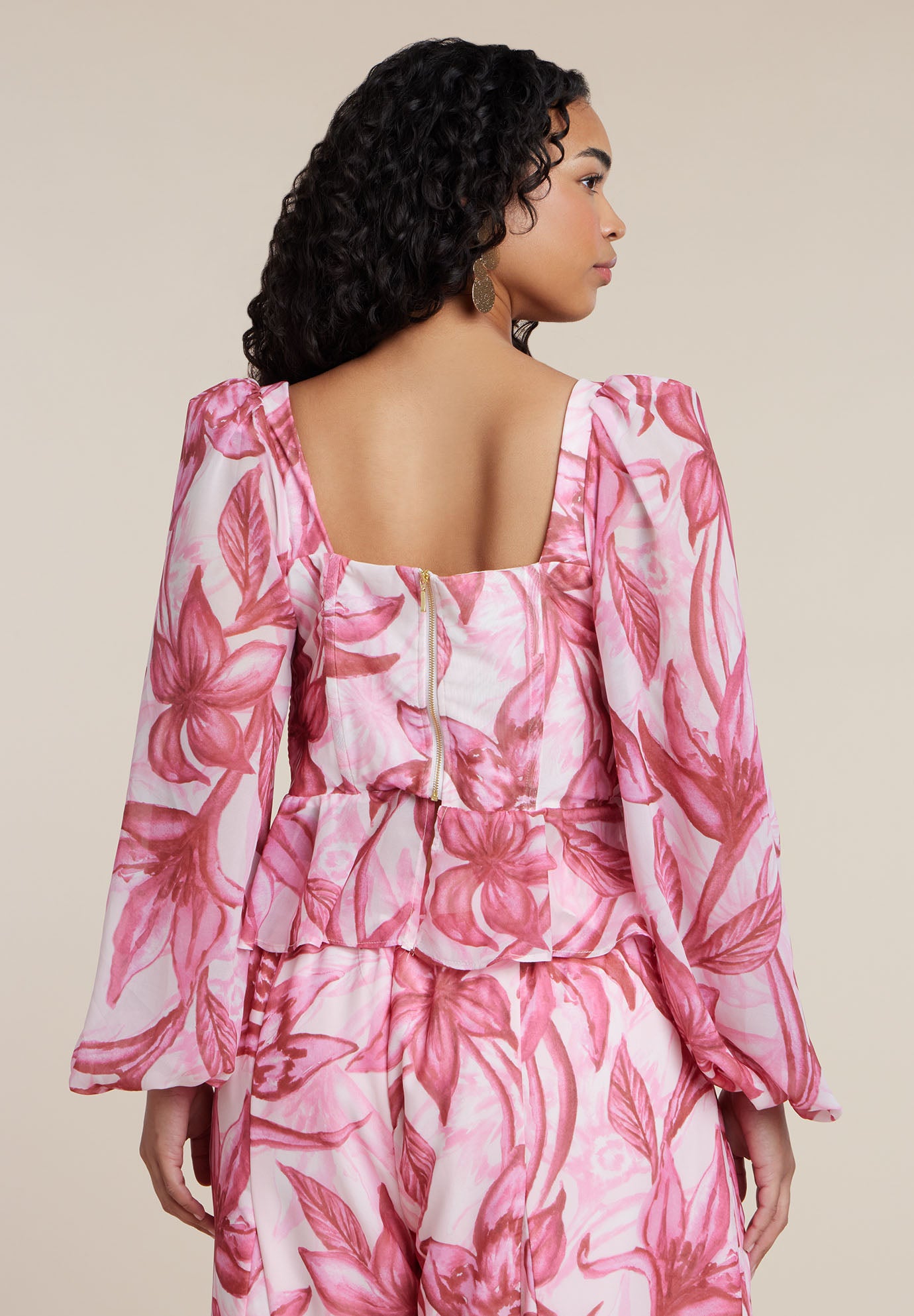 PatBO x ELOQUII Puff-Sleeve Peplum Top image number 4