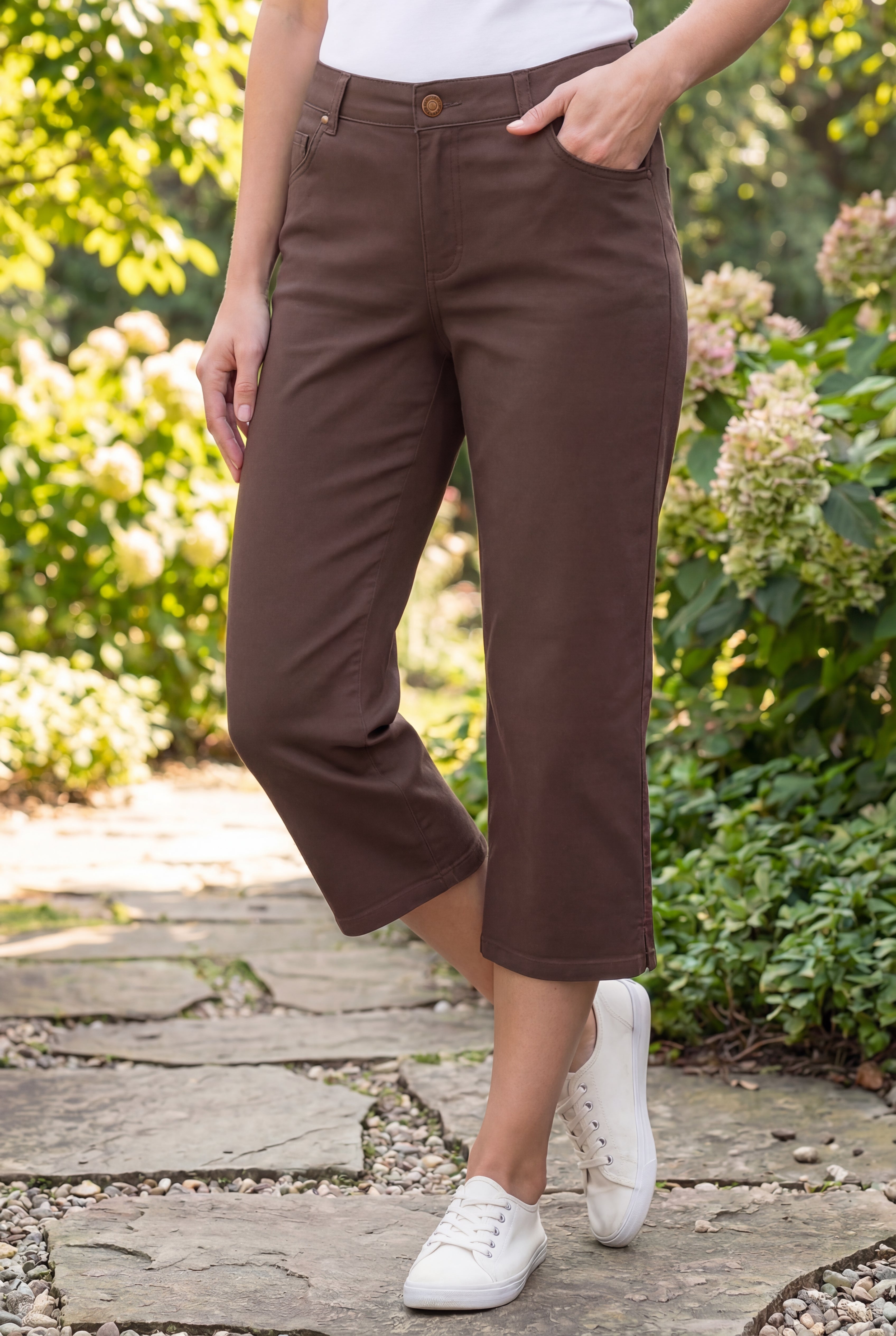 Stretch Denim Five-Pocket Capri Jeans image number 0