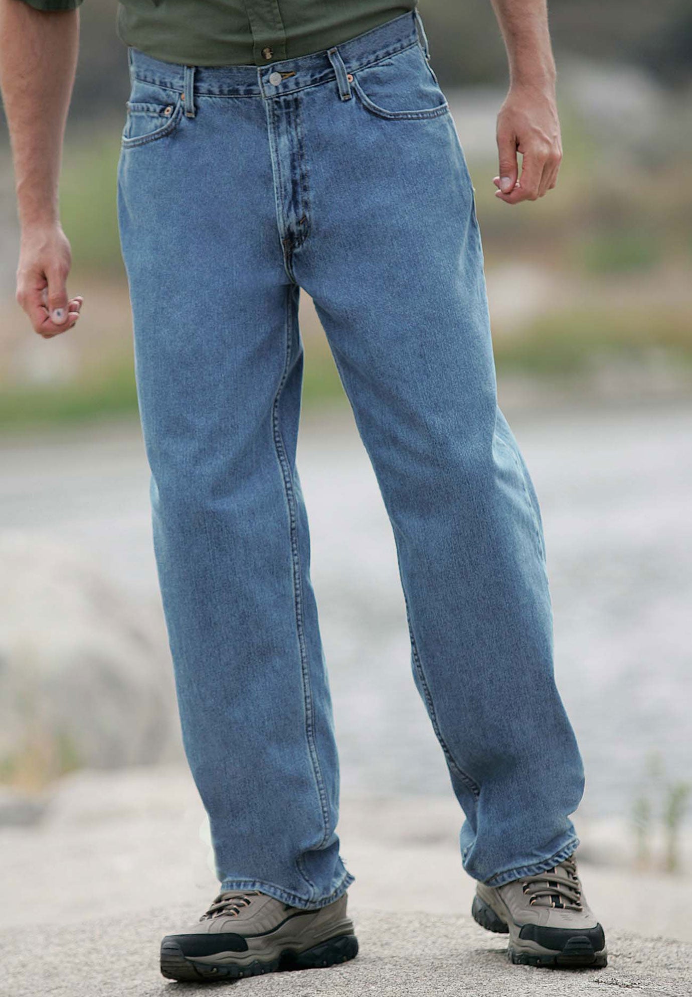 levis 560 relaxed fit jeans